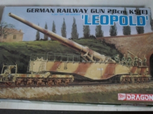DRAGON 1/35 6200 LEOPOLD RAILWAY GUN 28cm K5 E   UK SALE ONLY 